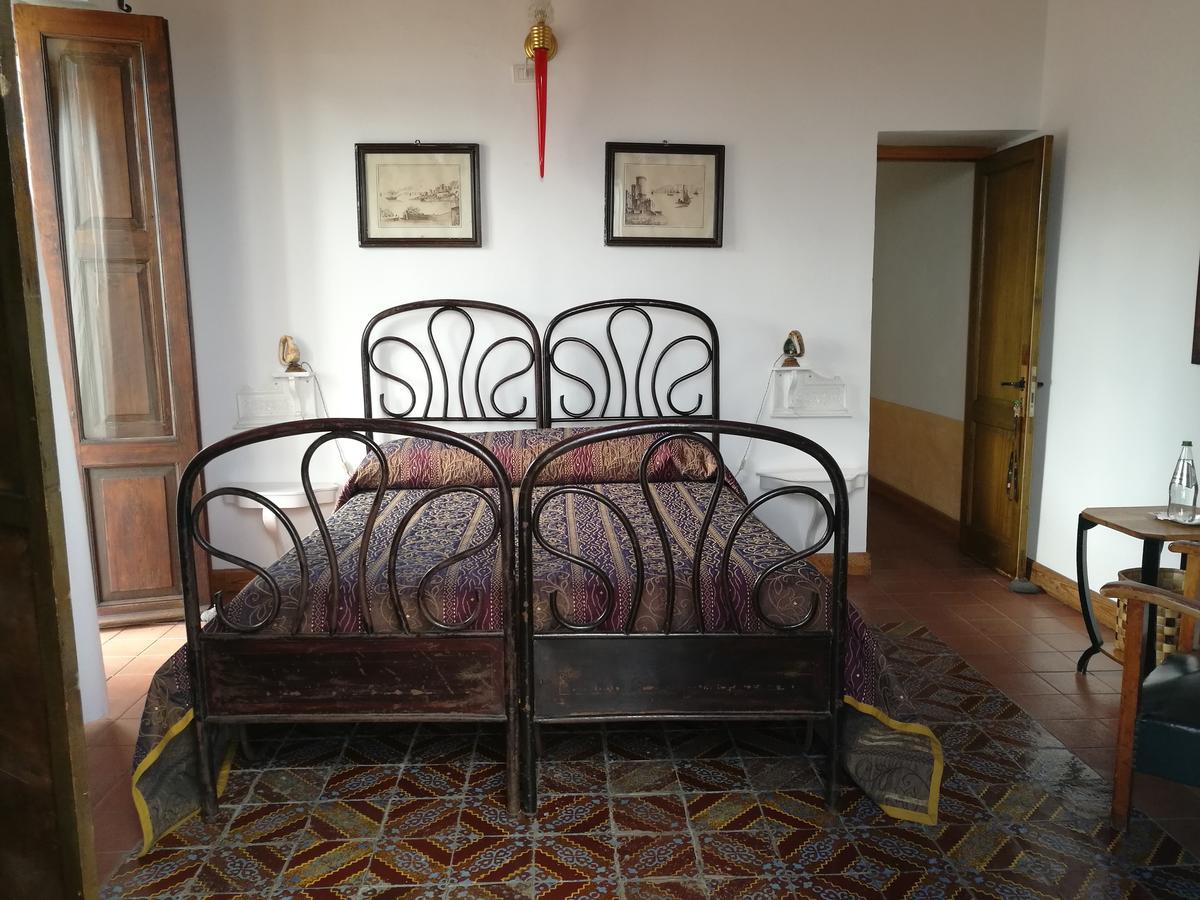 La Locanda Del Barbablu Stromboli Bagian luar foto