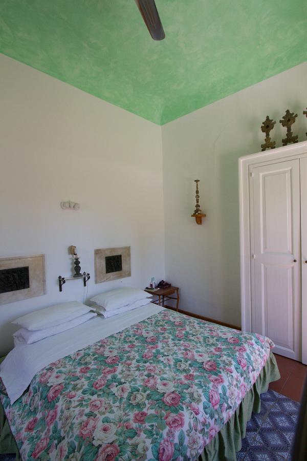 La Locanda Del Barbablu Stromboli Bagian luar foto