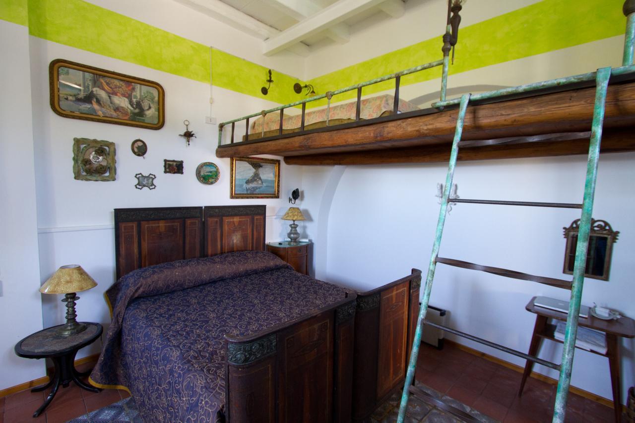 La Locanda Del Barbablu Stromboli Bagian luar foto